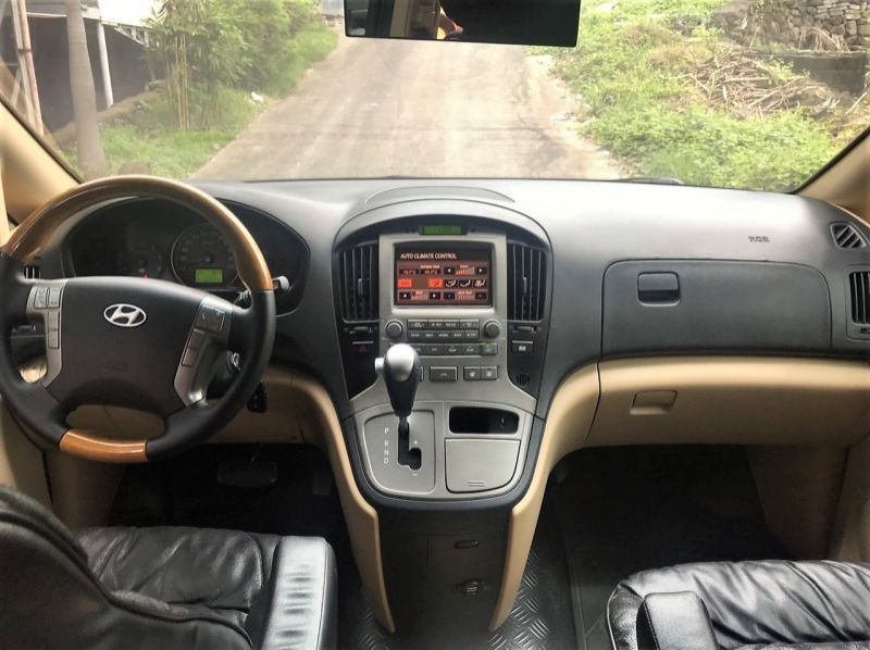 2011 Hyundai Grand Starex pictures