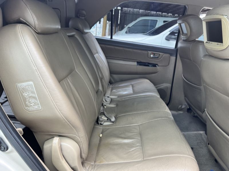 2012 Toyota Fortuner G pictures