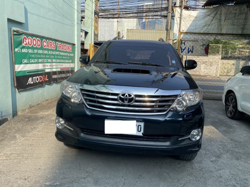 2016 Toyota Fortuner V pictures