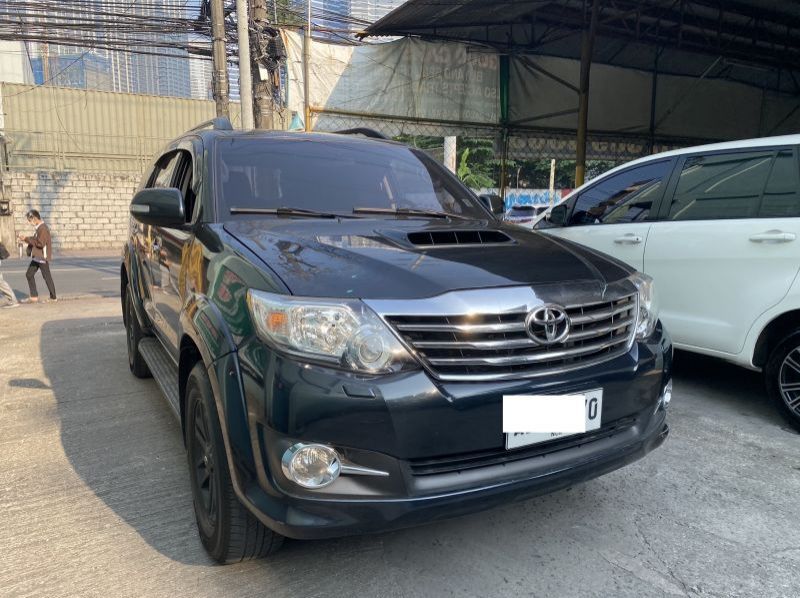 2016 Toyota Fortuner V pictures