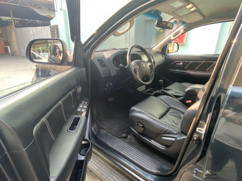 2016 Toyota Fortuner V pictures