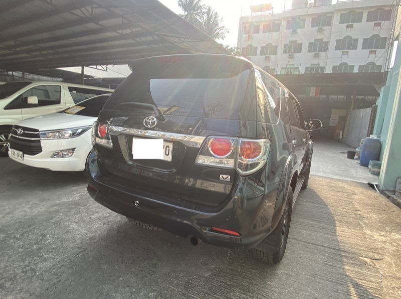 2016 Toyota Fortuner V pictures