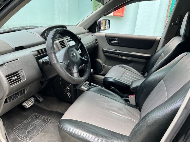 2010 Nissan Xtrail pictures