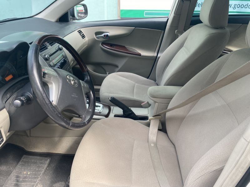 2012 Toyota Corolla Altis pictures