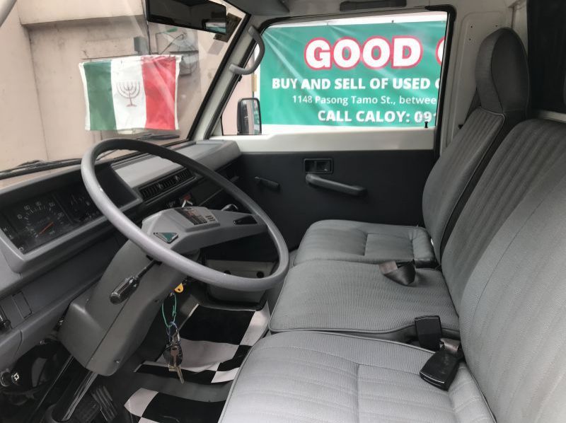 2016 Mitsubishi L300 FB pictures