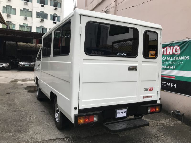 2016 Mitsubishi L300 FB pictures