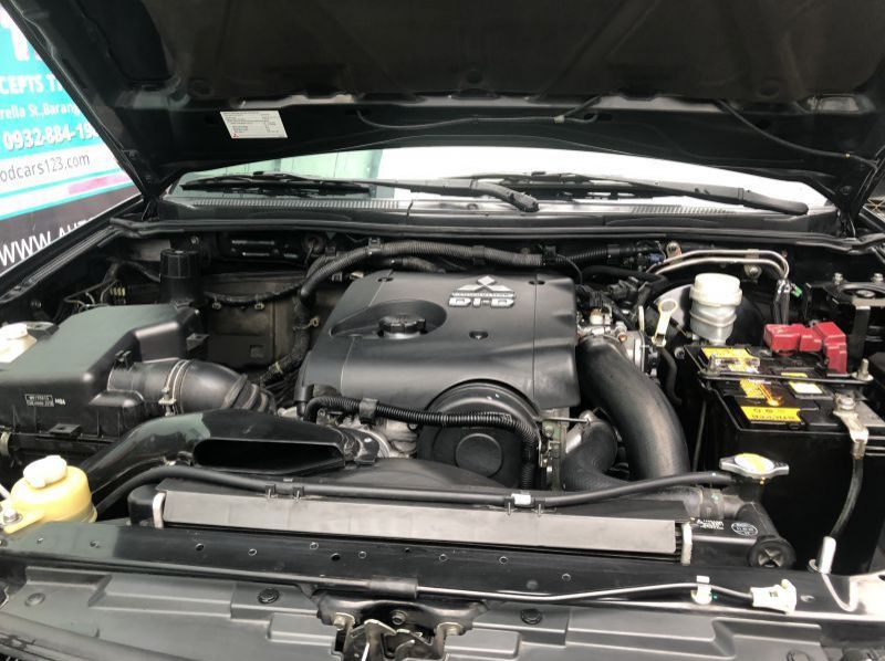 2014 Mitsubishi Montero GLX pictures