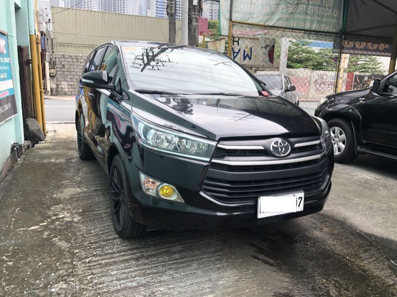 2017 Toyota Innova E pictures