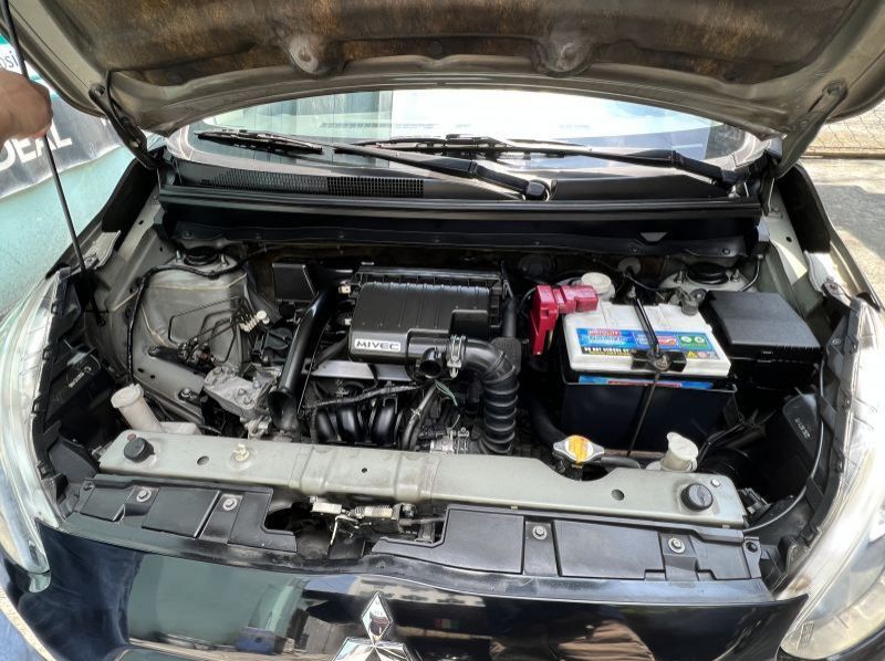 2015 Mitsubishi Mirage GLX pictures