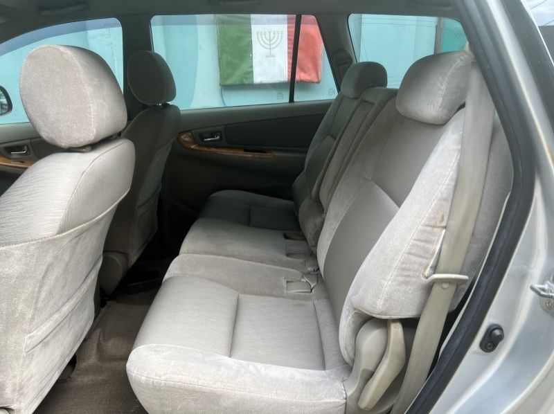 2011 Toyota Innova G pictures
