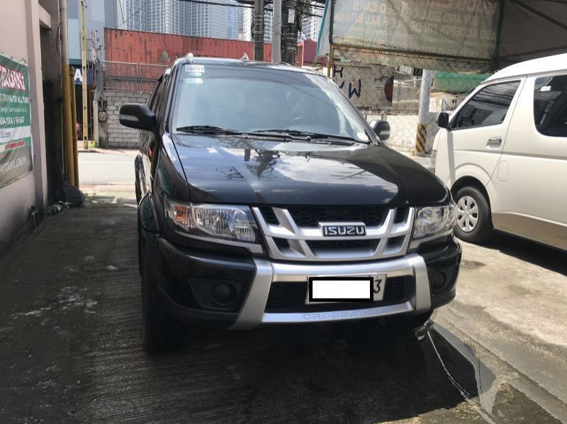 2015 Isuzu XUV pictures