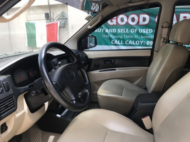 2015 Isuzu XUV pictures