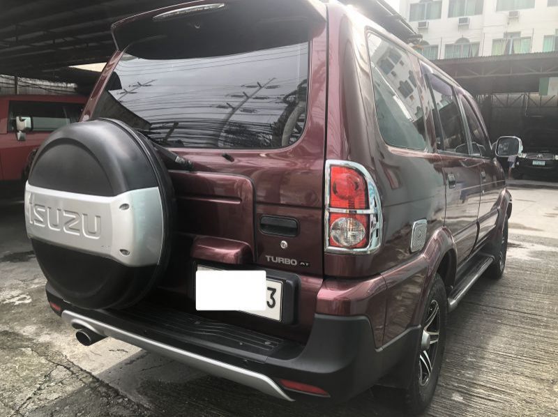 2014 Isuzu Sportivo X pictures