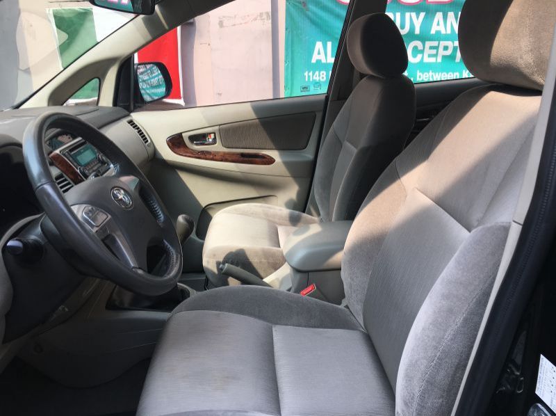 2012 Toyota Innova G pictures