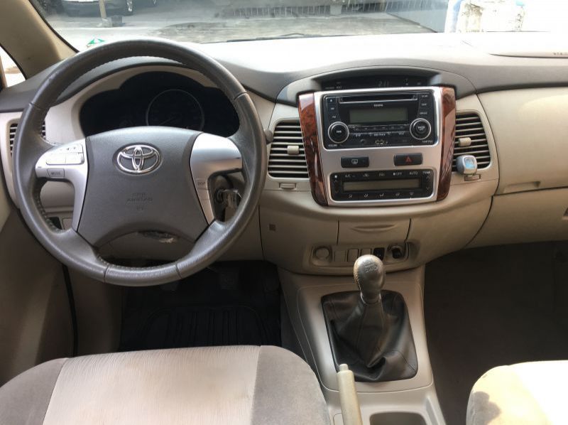 2012 Toyota Innova G pictures