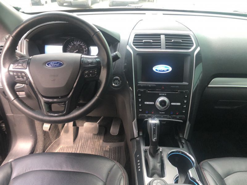 2017 Ford Explorer pictures