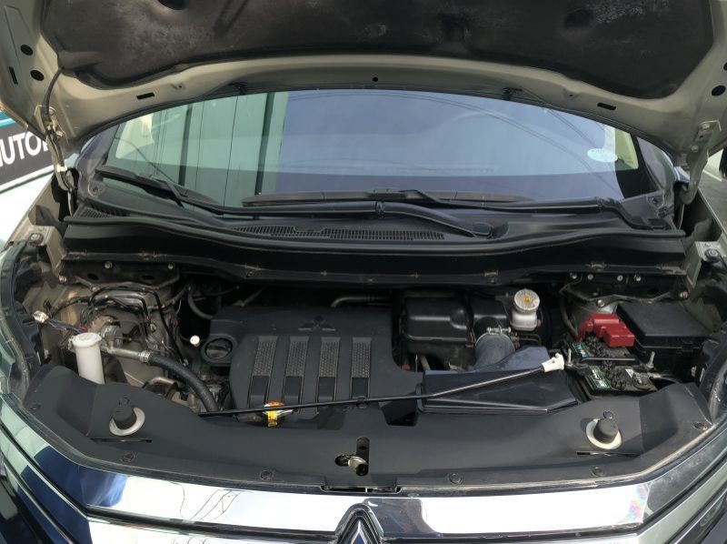 2019 Mitsubishi Xpander pictures