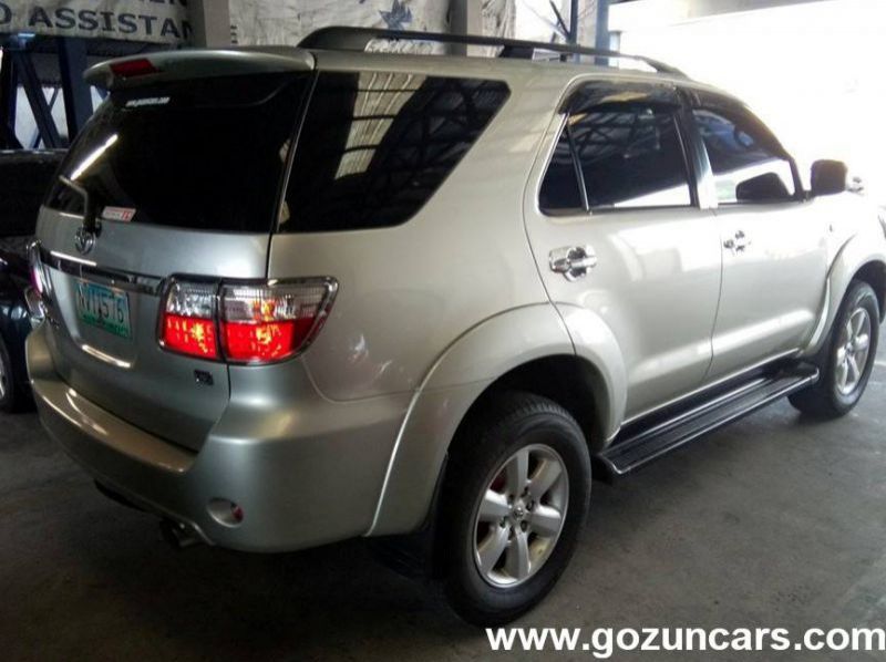 2009 Toyota Fortuner pictures