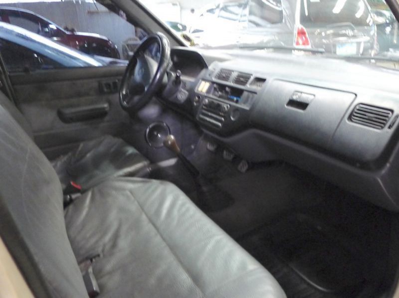 2002 Toyota Revo Tamaraw FX pictures