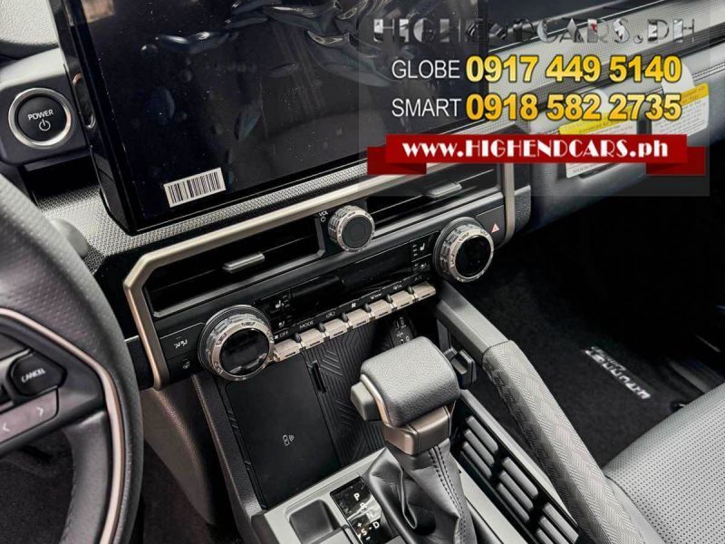2026 Toyota 4RUNNER LIMITED HYBRID photo