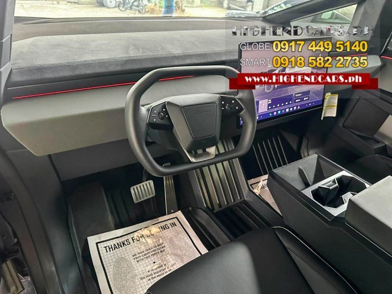 2025 TESLA CYBERTRUCK photo