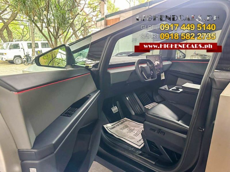 2025 TESLA CYBERTRUCK photo