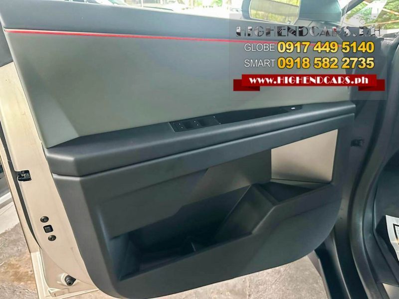 2025 TESLA CYBERTRUCK photo