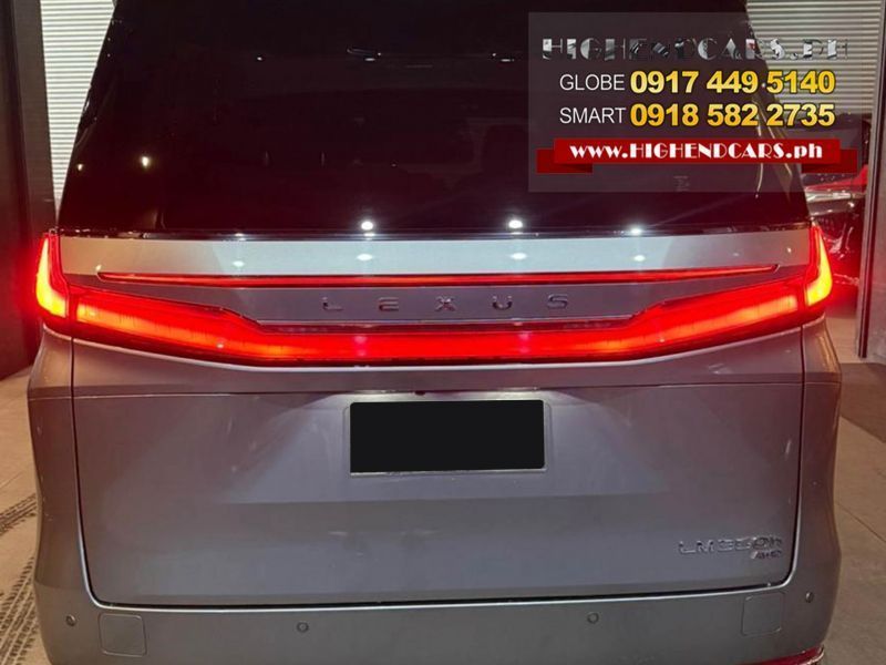 2024 Lexus LM350H AWD Hybrid photo
