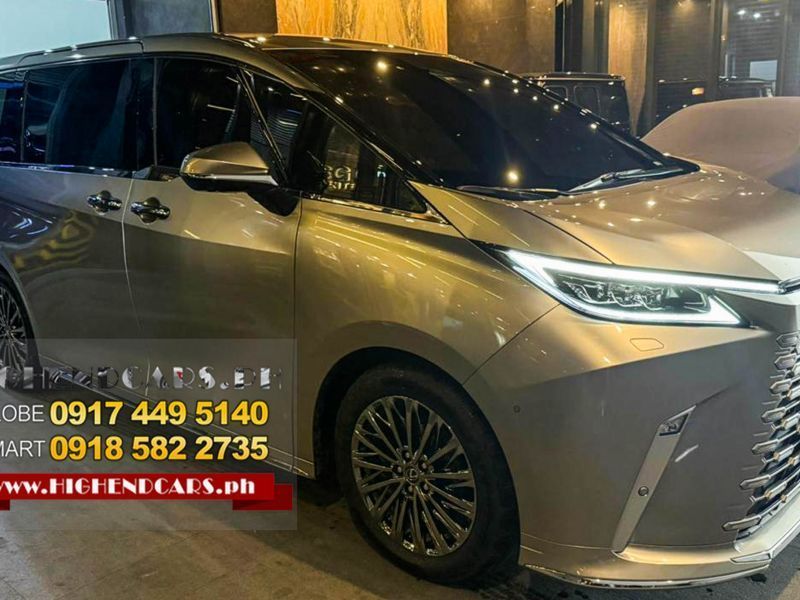2024 Lexus LM350H AWD Hybrid photo