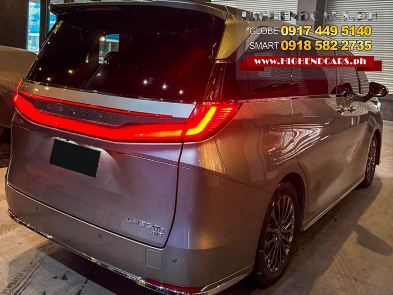 2024 Lexus LM350H AWD Hybrid photo