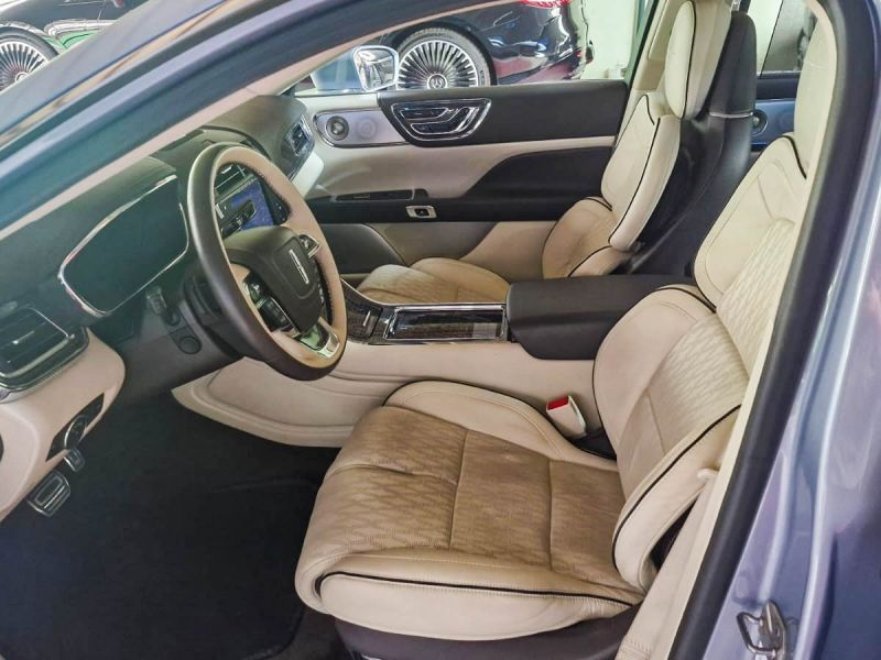 2021 Lincoln Continental photo