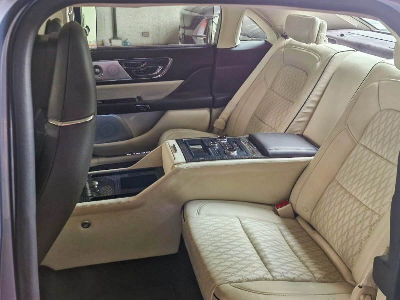 2021 Lincoln Continental photo