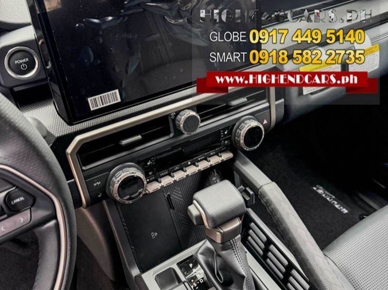 2026 Toyota 4RUNNER LIMITED HYBRID pictures