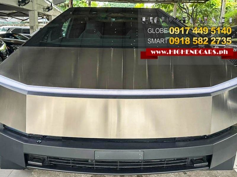 2025 TESLA CYBERTRUCK pictures