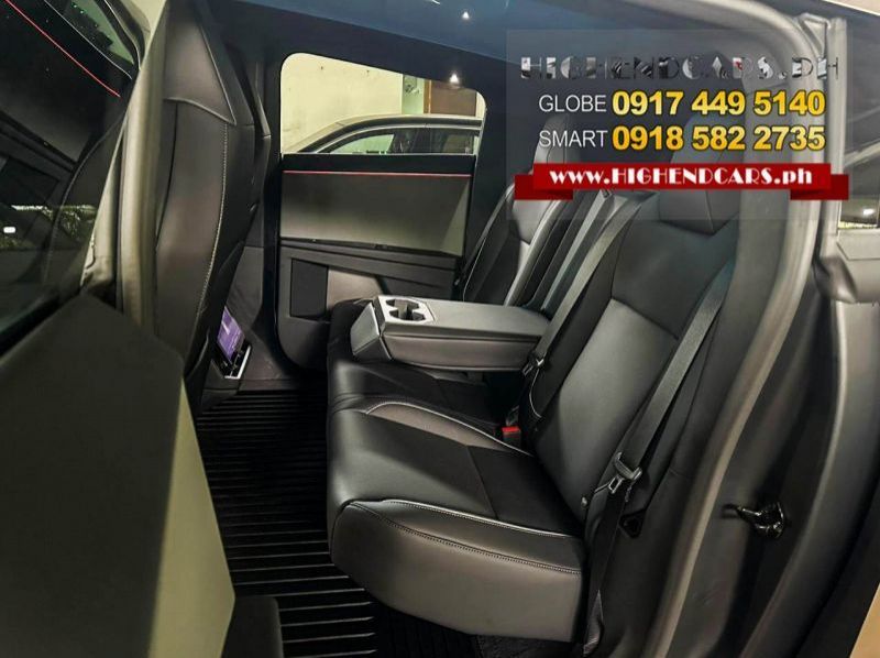 2025 TESLA CYBERTRUCK pictures