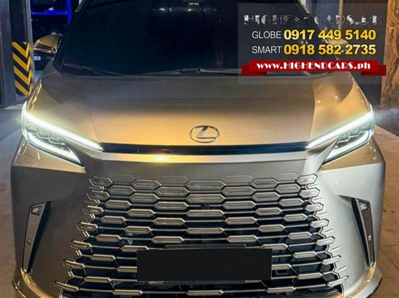 2024 Lexus LM350H AWD Hybrid pictures