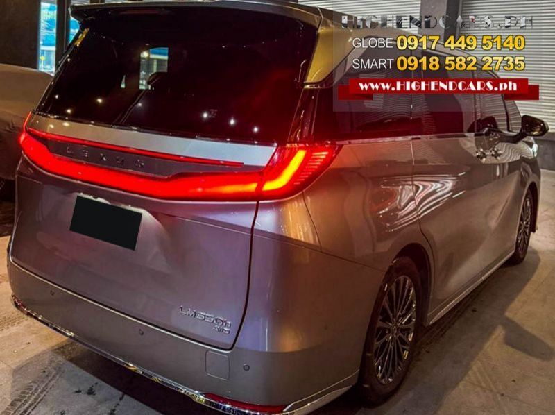 2024 Lexus LM350H AWD Hybrid pictures