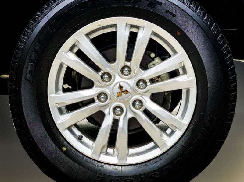 2021 Mitsubishi PAJERO 3 DOOR pictures