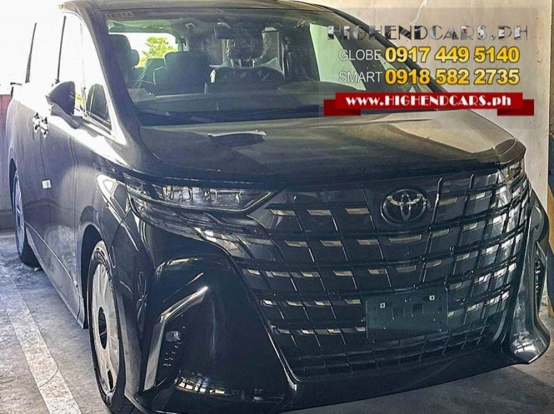 2025 Toyota Alphard pictures