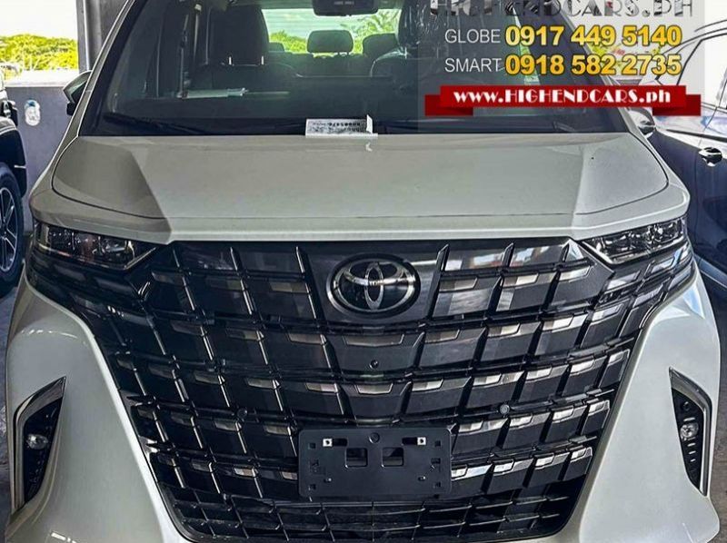 2025 Toyota Alphard pictures