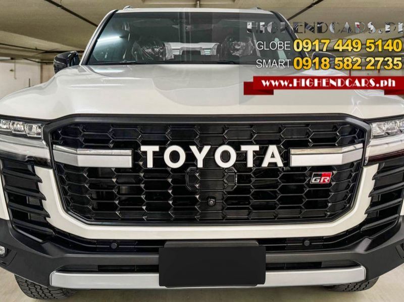 2025 Toyota Land Cruiser LC300 GR Sport Diesel pictures