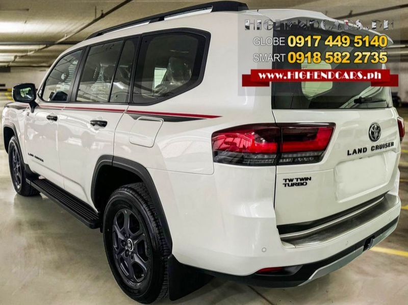 2025 Toyota Land Cruiser LC300 GR Sport Diesel pictures