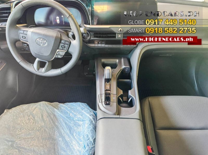 2023 Toyota CROWN PLATINUM HYBRID pictures