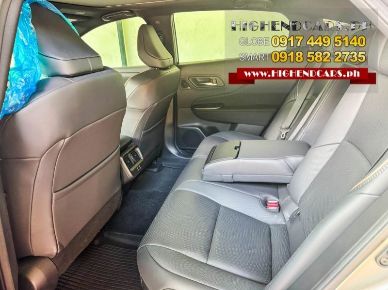 2023 Toyota CROWN PLATINUM HYBRID pictures