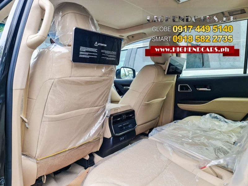 2023 Toyota Land Cruiser VX Dubai Version pictures