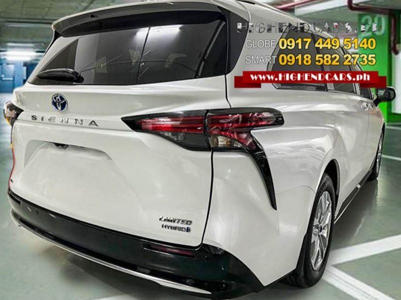 2025 Toyota Sienna Limited Hybrid pictures