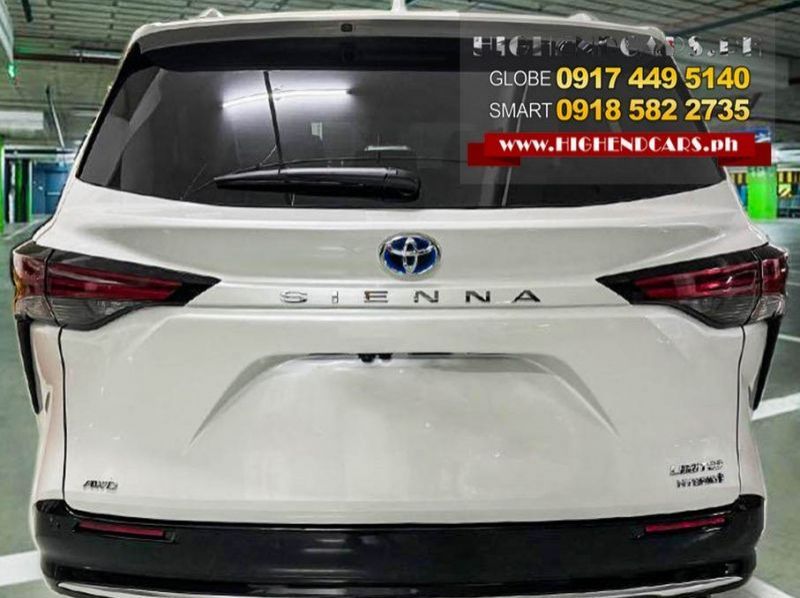 2025 Toyota Sienna Limited Hybrid pictures