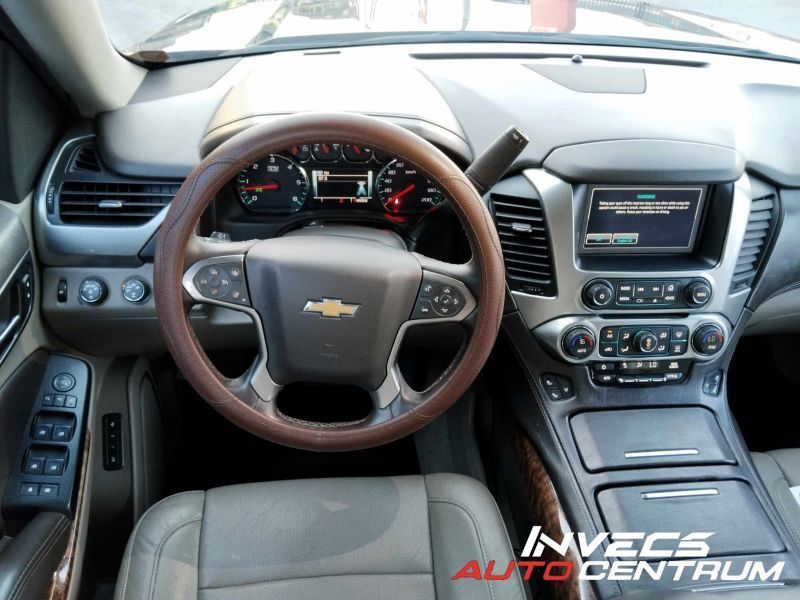 2016 Chevrolet Suburban photo