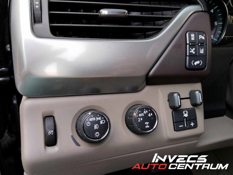 2016 Chevrolet Suburban photo