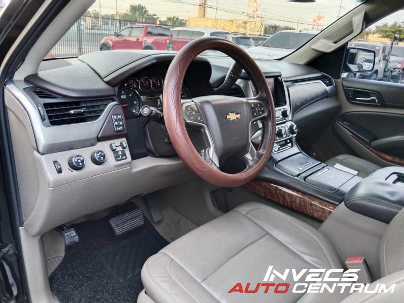 2016 Chevrolet Suburban photo